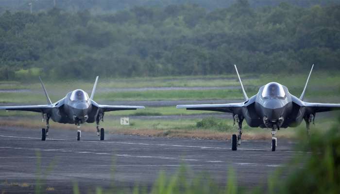 US Fighter Jets Conduct Rare Flight Near Venezuelan Airspace Amid Escalating Tensions