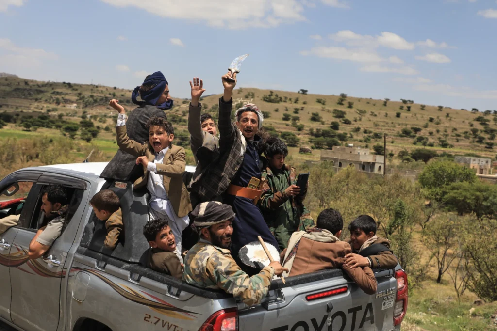 Houthis Capture Strategic Hanish Islands as Yemen Fighting Threatens Red Sea Shipping